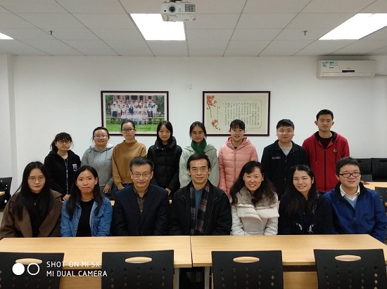 系史搜集工作圆满结束留影