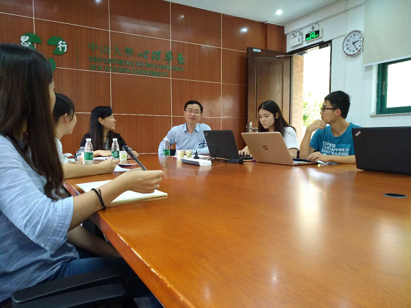 （赵教授讲解中）