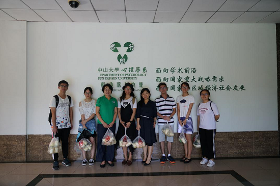 探军训，送清凉，暖人心