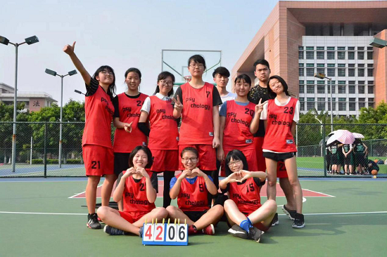 17届yl1111永利集团女子篮球队简介