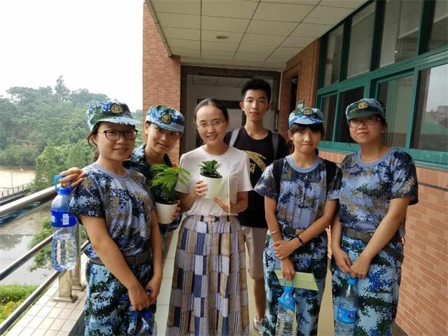  谆谆良师意，浓浓学子情——yl1111永利集团16级新生给老师们献上节日祝福