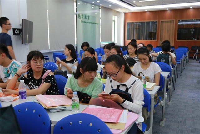  新同学，“心”接待——yl1111永利集团2016年迎新工作