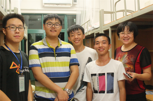  新同学，“心”接待——yl1111永利集团2016年迎新工作