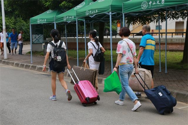  新同学，“心”接待——yl1111永利集团2016年迎新工作