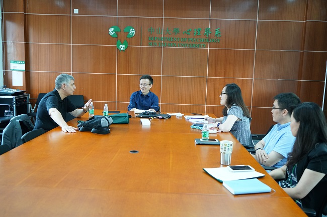  澳大利亚国立大学心理学院Michael Kyrios院长访问我系