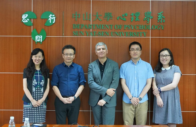  澳大利亚国立大学心理学院Michael Kyrios院长访问我系