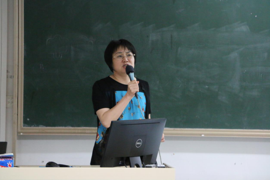 党委副书记郑平老师总结发言