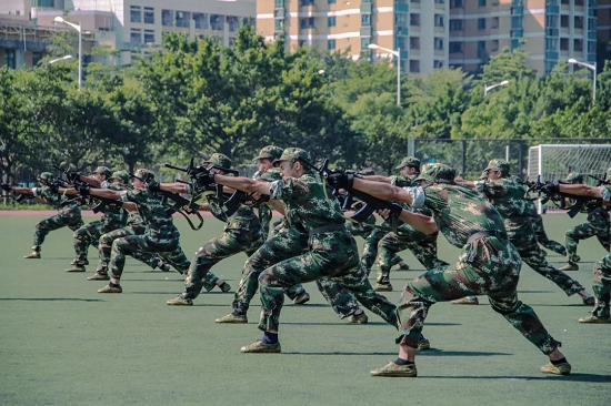  2018级学生军训阅兵暨总结大会