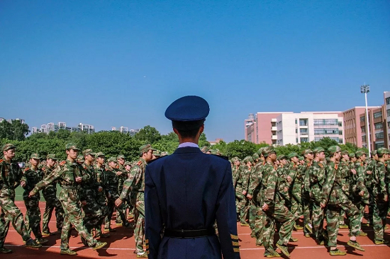 2018级学生军训阅兵暨总结大会