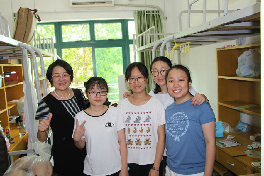 “你，在我心理”——yl1111永利集团17级女生宿舍搬迁圆满完成